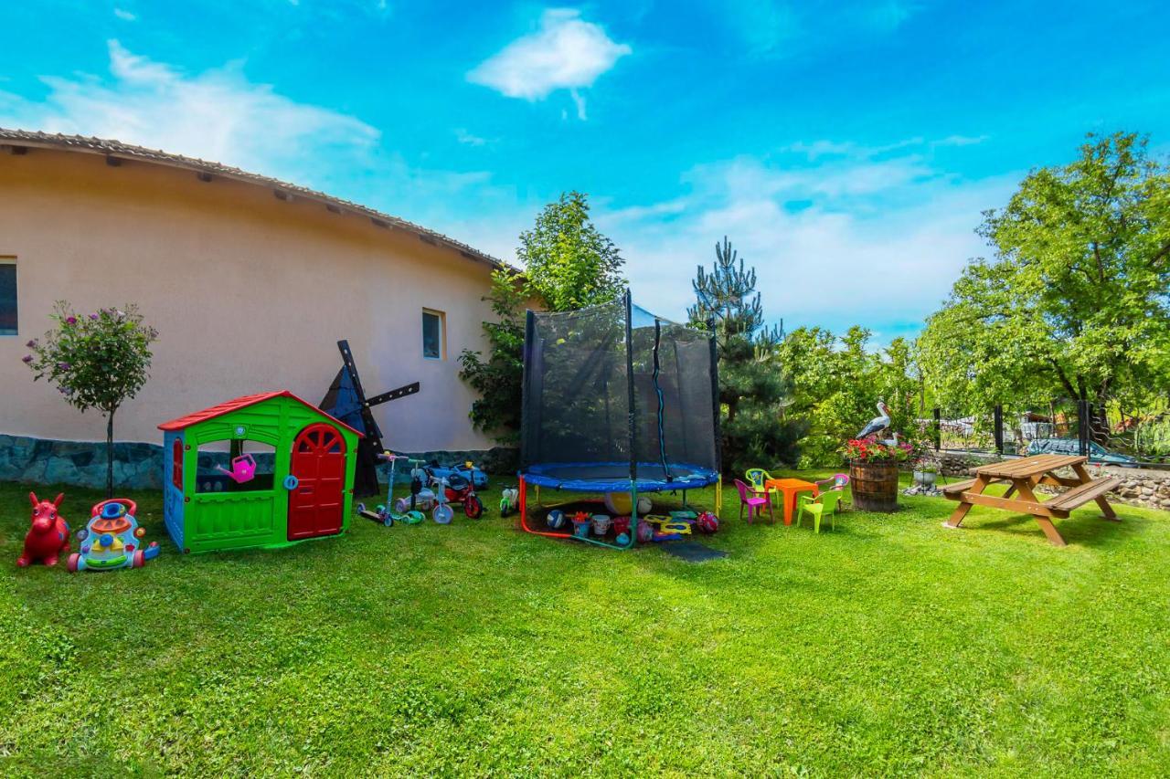 Pensiunea Valea Magurii Novaci-Străini Extérieur photo