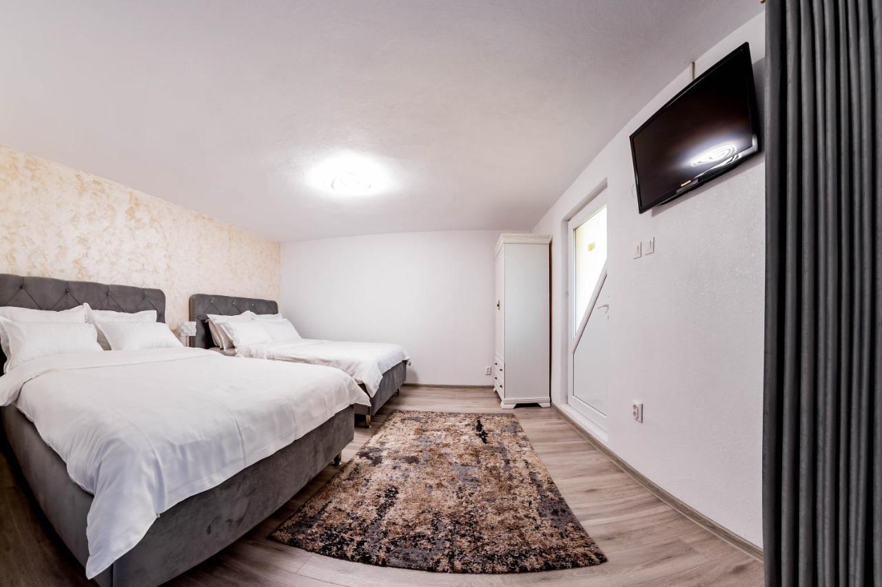 Pensiunea Valea Magurii Novaci-Străini Extérieur photo