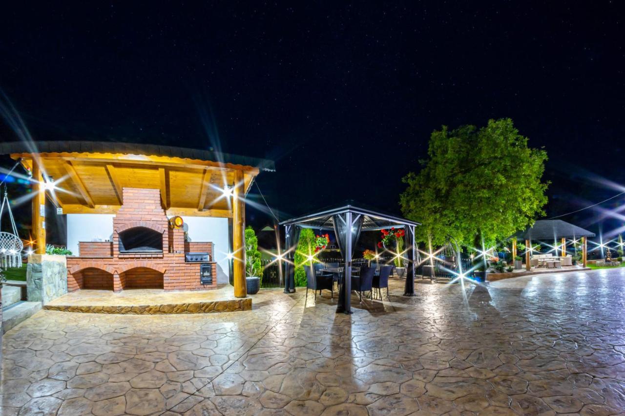 Pensiunea Valea Magurii Novaci-Străini Extérieur photo
