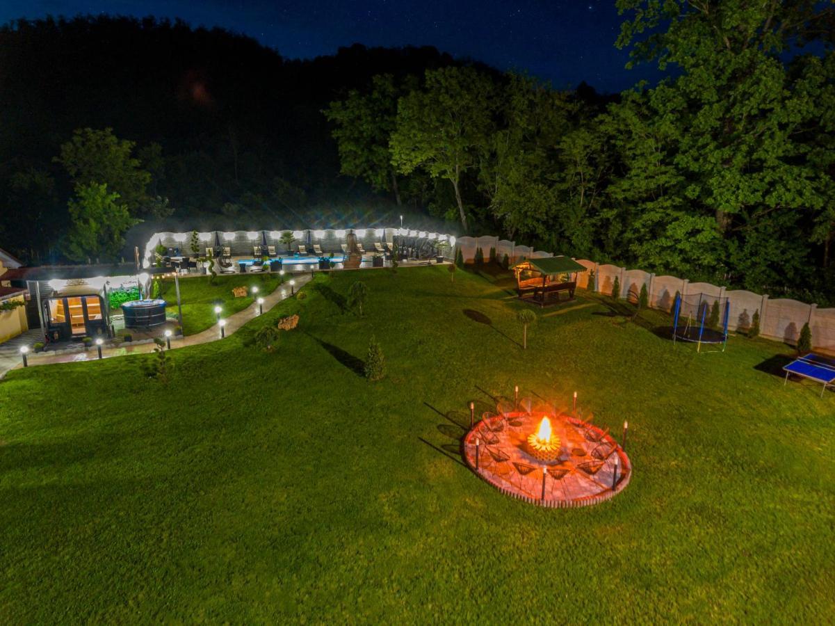 Pensiunea Valea Magurii Novaci-Străini Extérieur photo