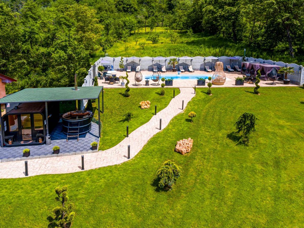 Pensiunea Valea Magurii Novaci-Străini Extérieur photo