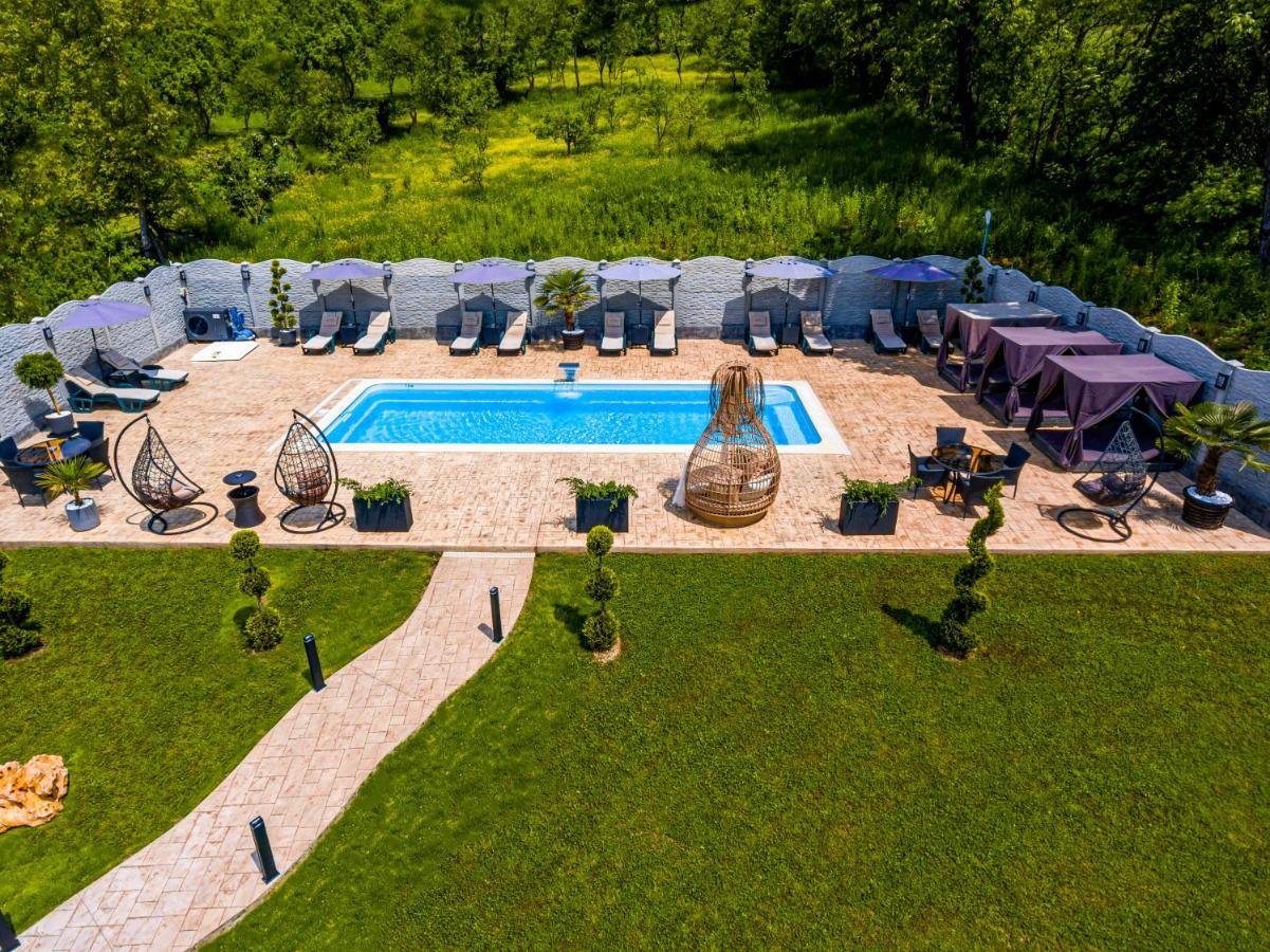 Pensiunea Valea Magurii Novaci-Străini Extérieur photo